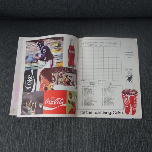 WHL Magazine SL Golden Eagles vs Portland Buckaroos Thursday December 9 1971 - Picture 10 of 16